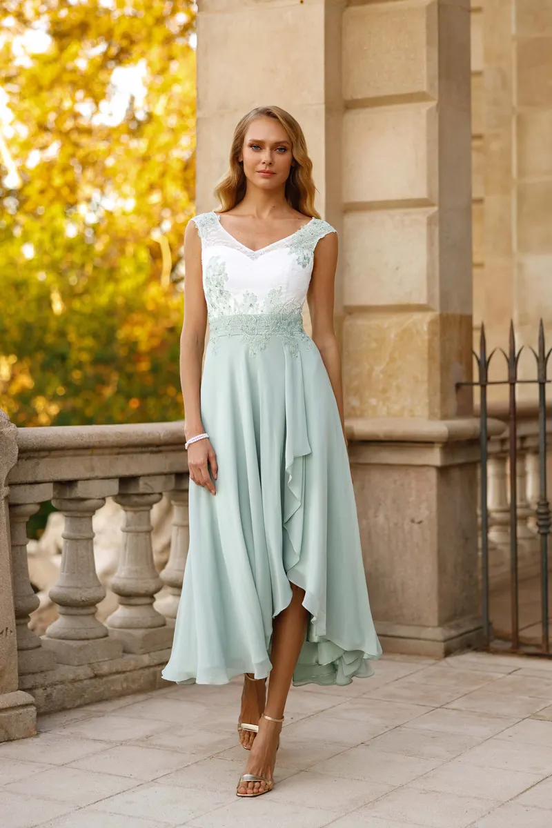 Robe de cérémonie Ro544 en écru / céladon, vue 1 — Scrupul’ Rennes