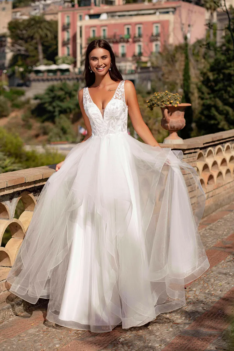 Robe de mariée Rp074 en écru, vue 1 — Scrupul’ Rennes